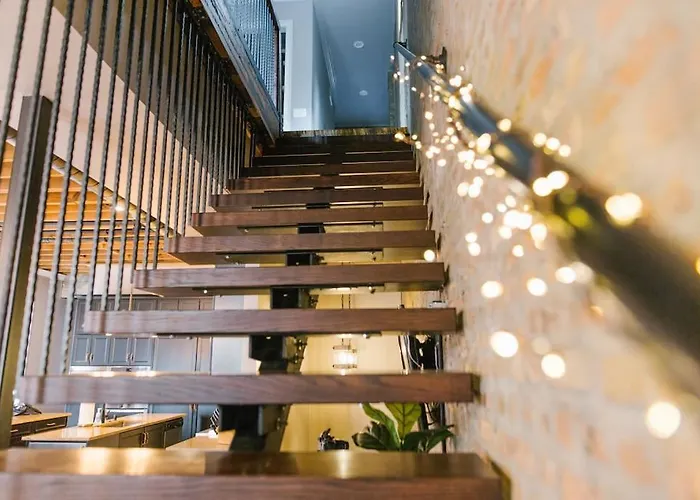 Mid-century Gem Steps From United Center Hotel Chicago