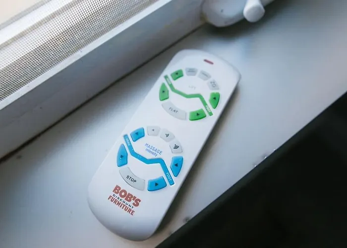 Mid-century Gem Steps From United Center Hotel